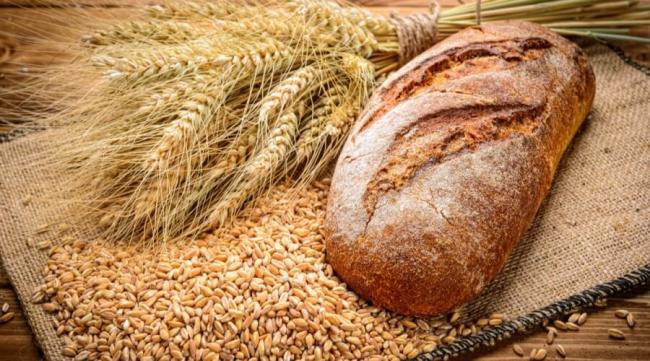 رئاسة الحكومة تعلن عن إجراءات عاجلة تتعلّق بالتزويد بالخبز والحبوب